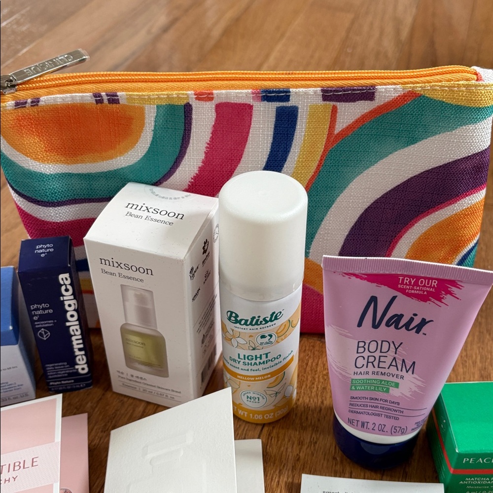 19 piece Beauty Bundle with bag - Picture 3 of 5